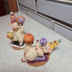 2 little beach Party Pigs Knick knacks